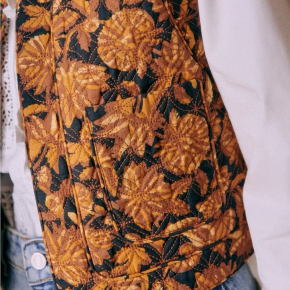 Sezane Floral Vest in Black and Gold - Picture 2 of 6